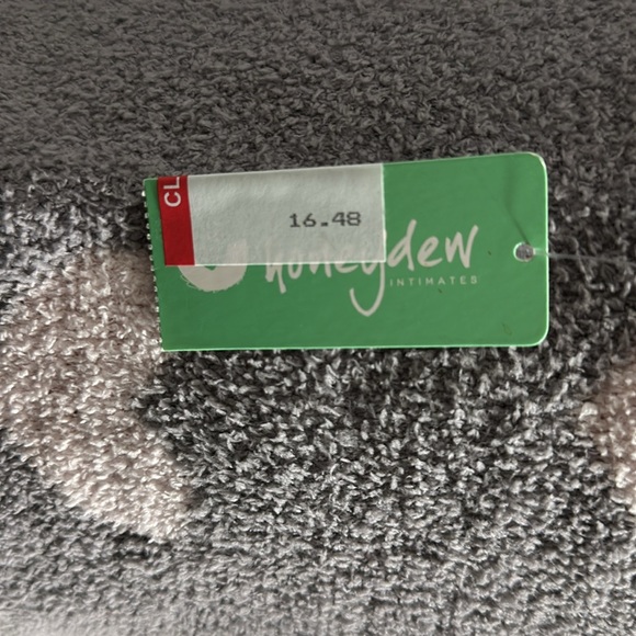 Valentines Day Cozy Shorts 🥰 - Picture 3 of 3